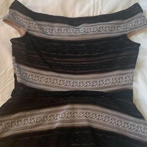 BCBG MaxAzria Black & Cream Knit Asymmetrical Top Size Small - Picture 4 of 4